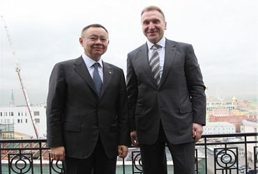 Ирек Файзуллин и Игорь Шувалов провели рабочую встречу в штаб-квартире ВЭБ.РФ