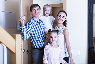 Минстрой России планирует обеспечить жилищными сертификатами более 5600 семей льготных категорий граждан